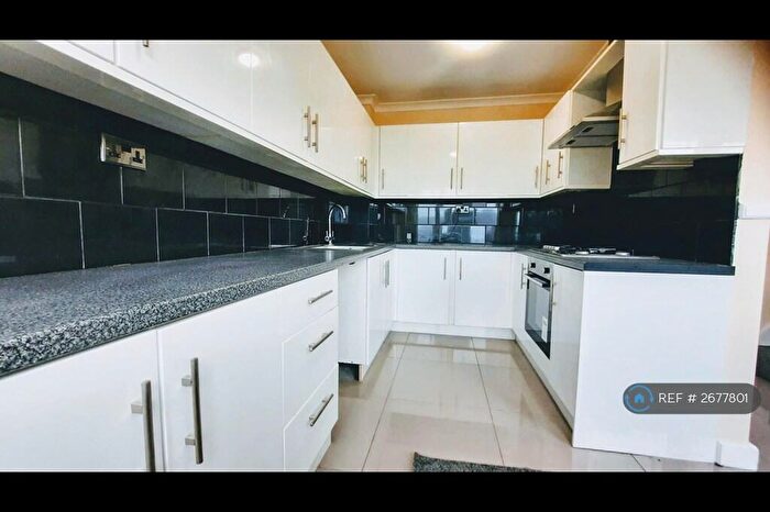 4 Bedroom Terraced House To Rent In Manor Way, Risca, Newport, NP11