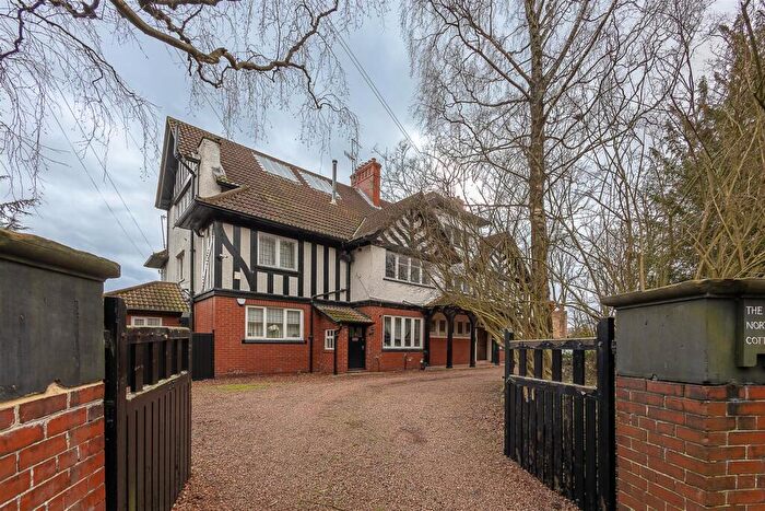 2 Bedroom Apartment For Sale In Adderstone Crescent, Jesmond, Newcastle Upon Tyne, NE2