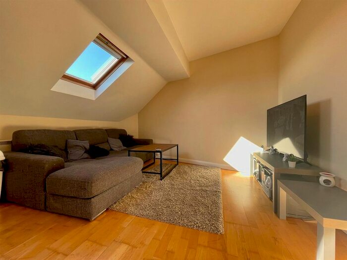 2 Bedroom Flat To Rent In Trafalgar Street, York, YO23