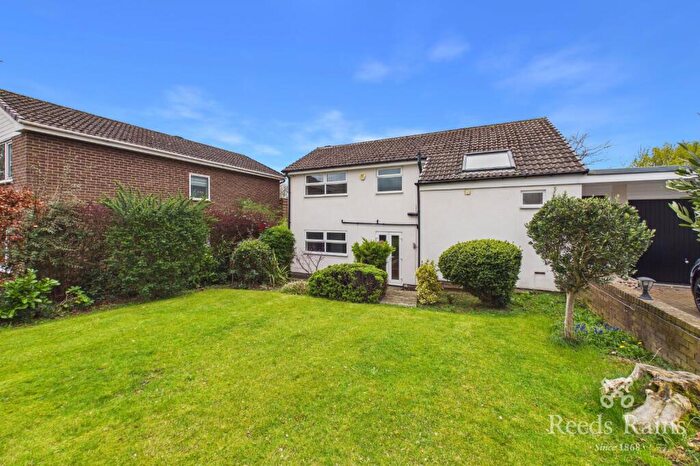 3 Bedroom Detached House To Rent In Temple Avenue, Leeds, West Yorkshire, LS15