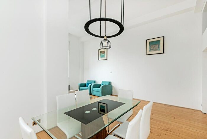 2 Bedroom Apartment To Rent In Hall Road London, NW8