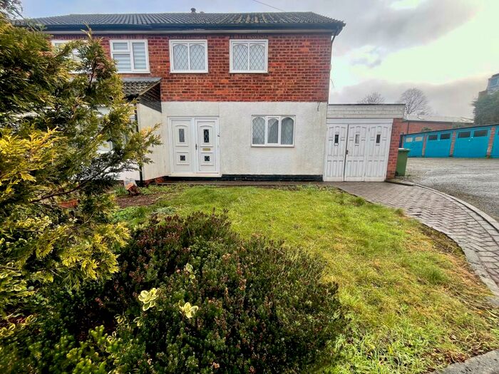 3 Bedroom House To Rent In St. Pauls Crescent, Coleshill, Birmingham, B46