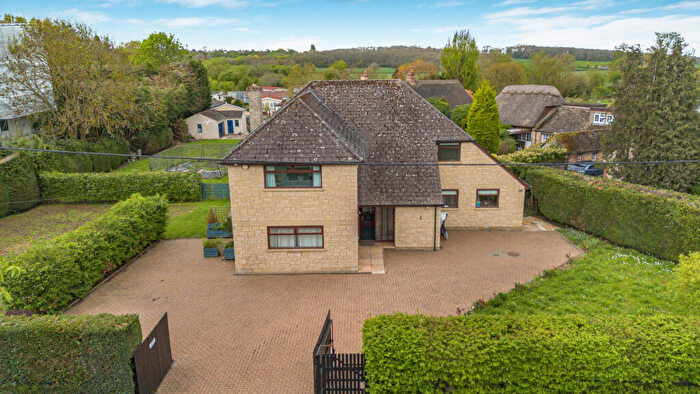 5 Bedroom Detached House For Sale In Eynsham Road, Botley, OX2