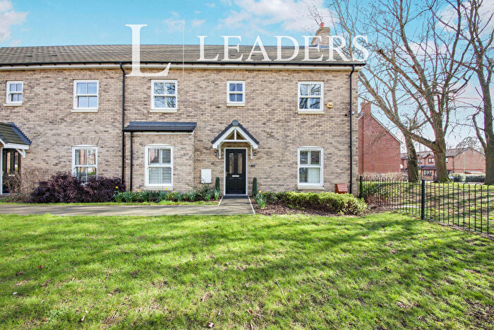 4 Bedroom End Of Terrace House To Rent In Lovegrove Way, N20