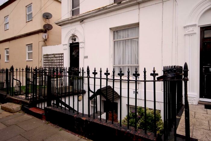 1 Bedroom Flat To Rent In Neptune Terrace, Sheerness, ME12