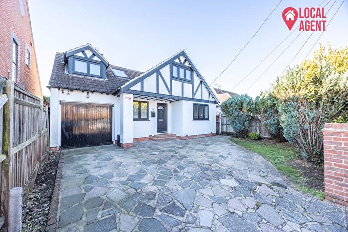 4 Bedroom Detached House For Sale In Alfred Road, Dartford, DA2