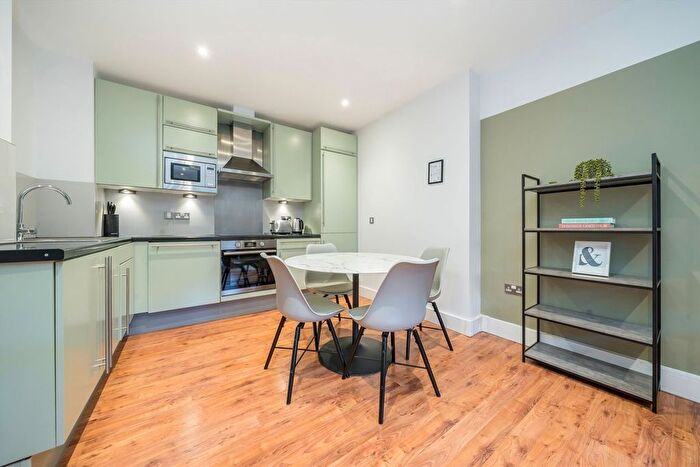 1 Bedroom Flat For Sale In Pepys Street, City, EC3N