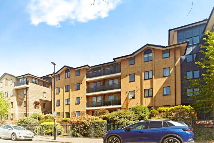 2 Bedroom Flat For Sale In Tavistock Road, Croydon, CR0