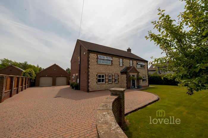 4 Bedroom Detached House For Sale In Templefield Road, Gainsborough, DN21