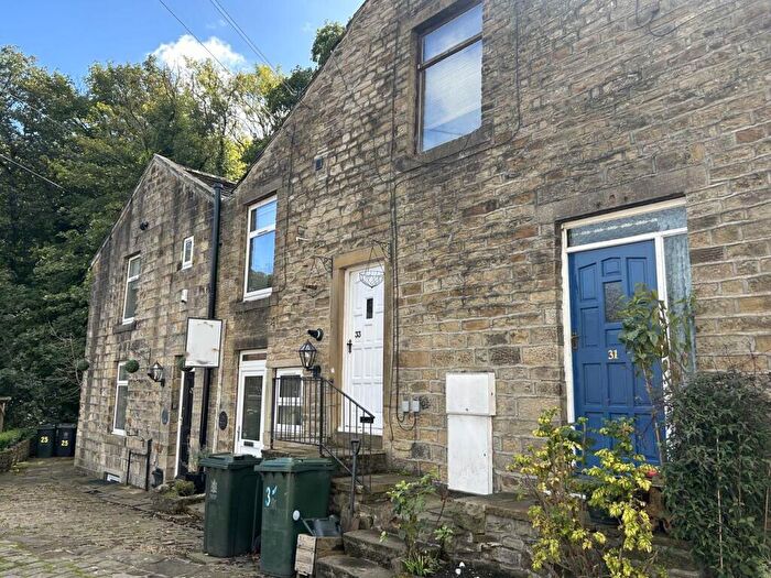 2 Bedroom Apartment For Sale In Goose Eye, Oakworth, Keighley, West Yorkshire, BD22
