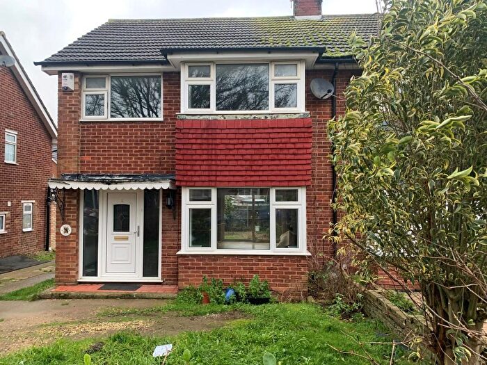 3 Bedroom Semi-Detached House To Rent In Cambria Crescent, Gravesend, DA12