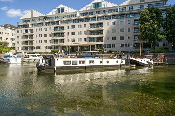1 Bedroom House Boat For Sale In Chelsea Crescent, Chelsea Harbour, SW10