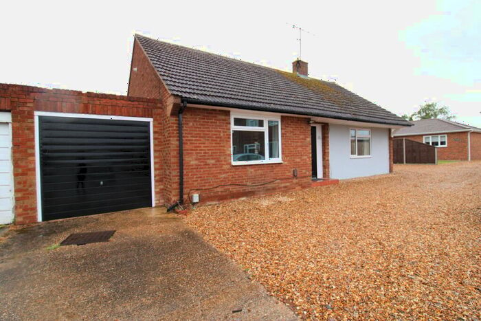2 Bedroom Detached Bungalow To Rent In Boddington Gardens, Biggleswade, SG18