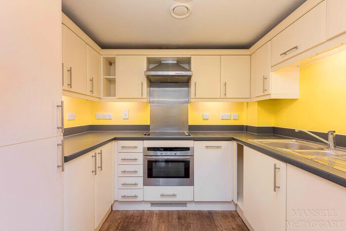 1 Bedroom Flat To Rent In Manor House, Lewes Road, RH18