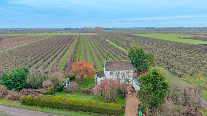 4 Bedroom Detached House For Sale In Cross Lane, Wisbech, Cambs, PE13