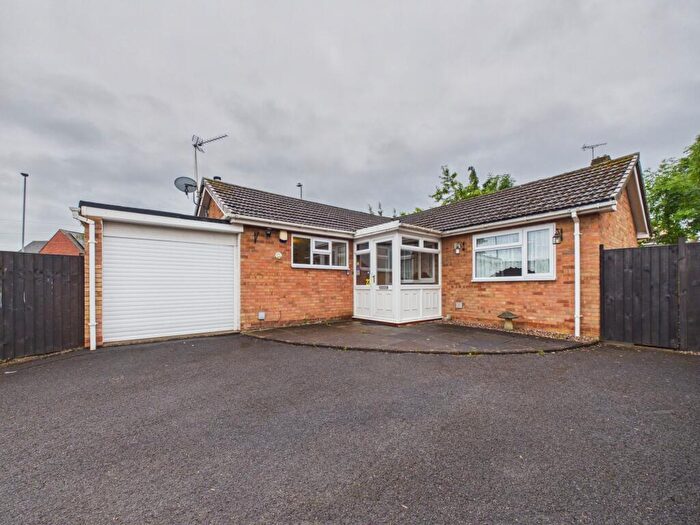 2 Bedroom Detached Bungalow For Sale In Sutton Close, Hinckley, LE10