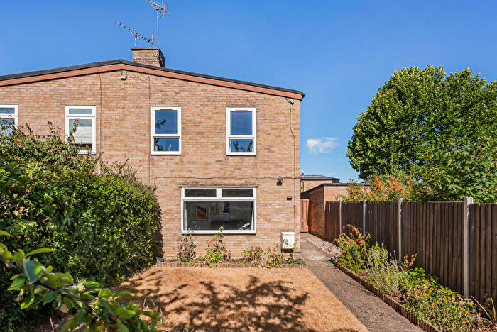 3 Bedroom End Of Terrace House For Sale In Dawley, Welwyn Garden City, Welwyn Garden City, AL7