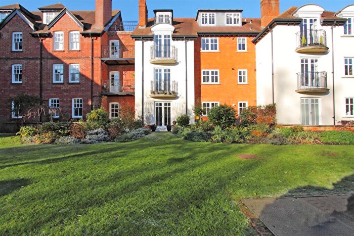 1 Bedroom Flat For Sale In Cathedral Views, Crane Bridge Road, SP2