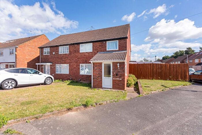 3 Bedroom Semi Detached House For Sale In Talbot Avenue, Langley, SL3