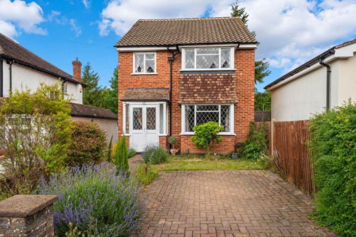 4 Bedroom Detached House For Sale In Barrow Hedges Way, Carshalton Beeches, SM5