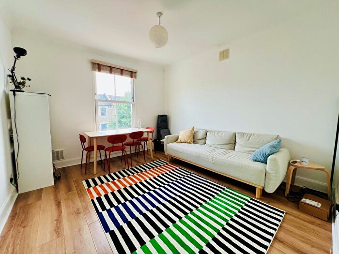 2 Bedroom Flat To Rent In Rectory Road, Stoke Newington, N16