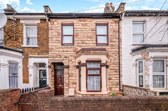 3 Bedroom Terraced House For Sale In Waldo Road, London, NW10