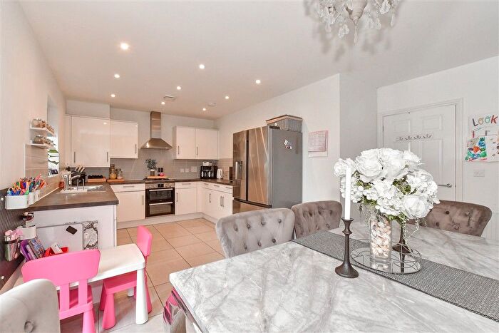 4 Bedroom Detached House For Sale In Blengate Close, Canterbury, Kent, CT2