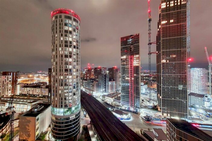 2 Bedroom Flat To Rent In Exchange Gardens, Vauxhall, London, SW8