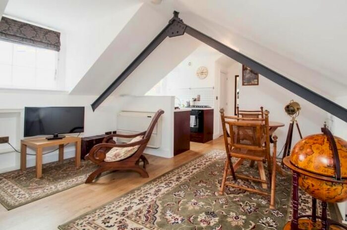 Studio To Rent In Fulham Palace Road, Hammersmith, London, W6