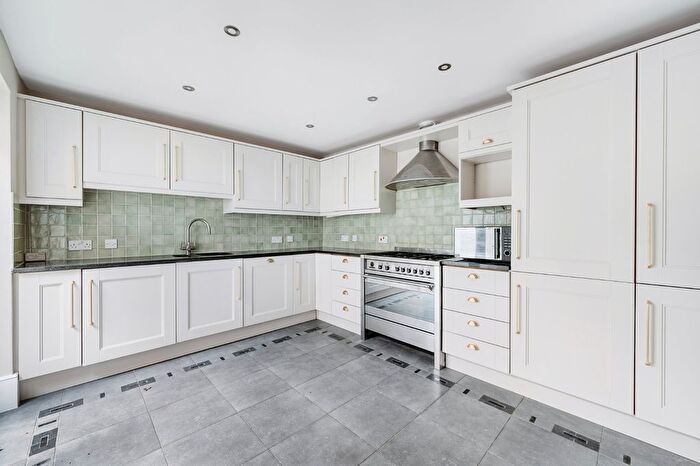 4 Bedroom Semi-Detached House To Rent In Heathfield Gardens, Chiswick, W4