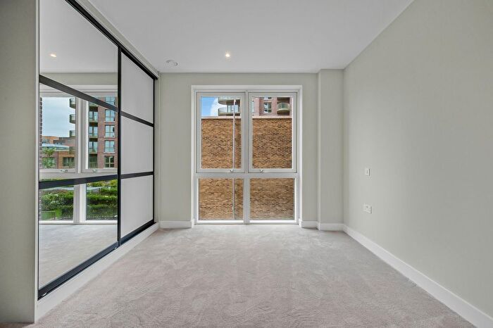 3 Bedroom Flat To Rent In Cairncross House, Townsend Road, SE3