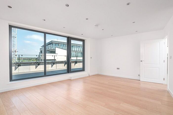 2 Bedroom Flat To Rent In Eagle Heights, Waterside Way, London, N17