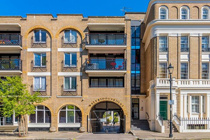 1 Bedroom Flat For Sale In Waterloo Gardens, Islington, London, N1