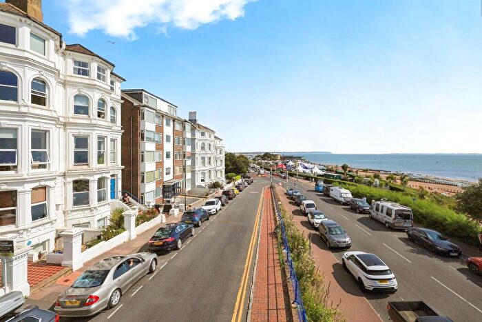 2 Bedroom Apartment For Sale In South Cliff, Eastbourne, BN20
