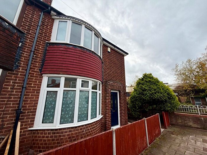 2 Bedroom Semi Detached House To Rent In Glebe Street, Loughborough, LE11