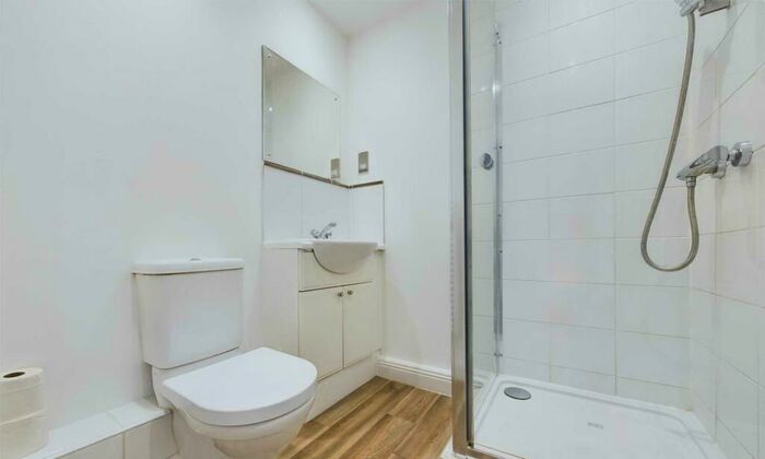 2 Bedroom Apartment For Sale In The Spires, Town Centre, HP2