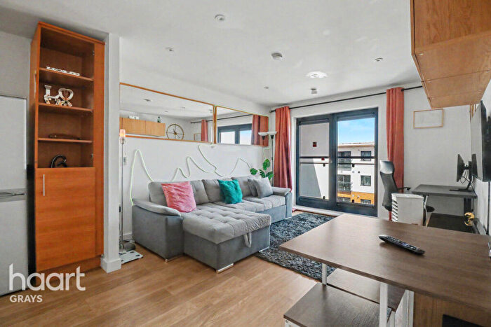 1 Bedroom Flat For Sale In Seally Road, Grays, RM17