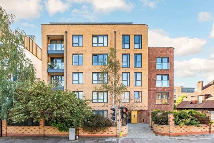 2 Bedroom Flat To Rent In London Road, Isleworth, TW7