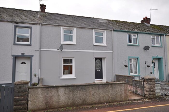 3 Bedroom Terraced House To Rent In Park Street, Whitland, SA34