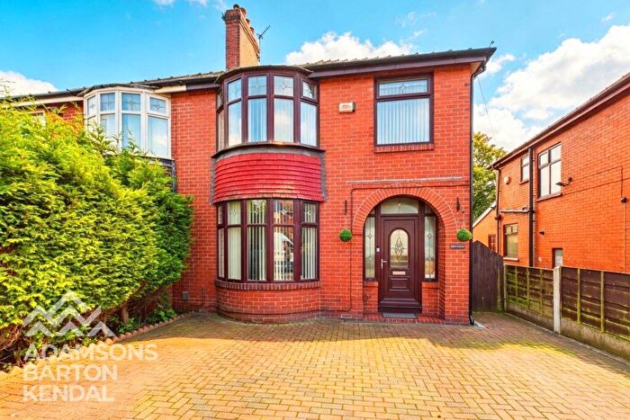 3 Bedroom Semi-Detached House For Sale In Kingsway, Rochdale, OL16