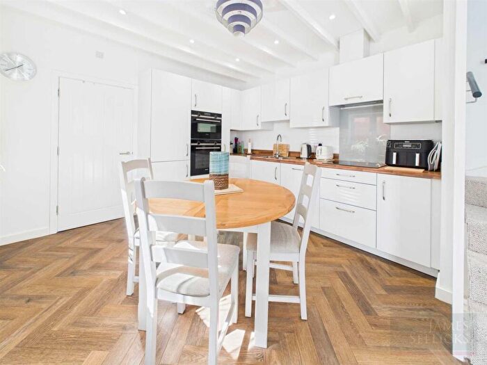 2 Bedroom Barn Conversion For Sale In Rose Yard, Kibworth Harcourt, Leicestershire, LE8