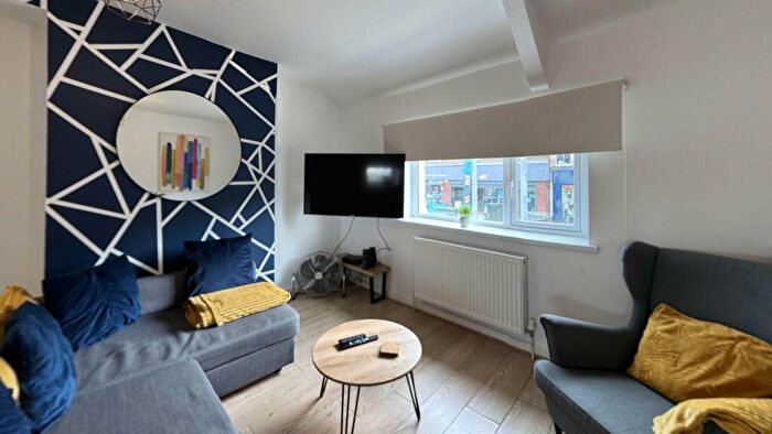 2 Bedroom Flat To Rent In Merthyr Road, Whitchurch, Cardiff, CF14