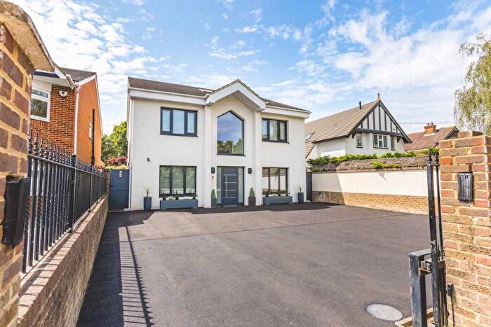 6 Bedroom Detached House For Sale In Thorney Lane South, Richings Park, SL0