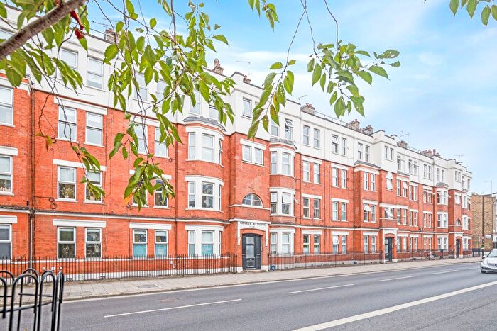 2 Bedroom Flat To Rent In Graham Mansions, (), Hackney, E8