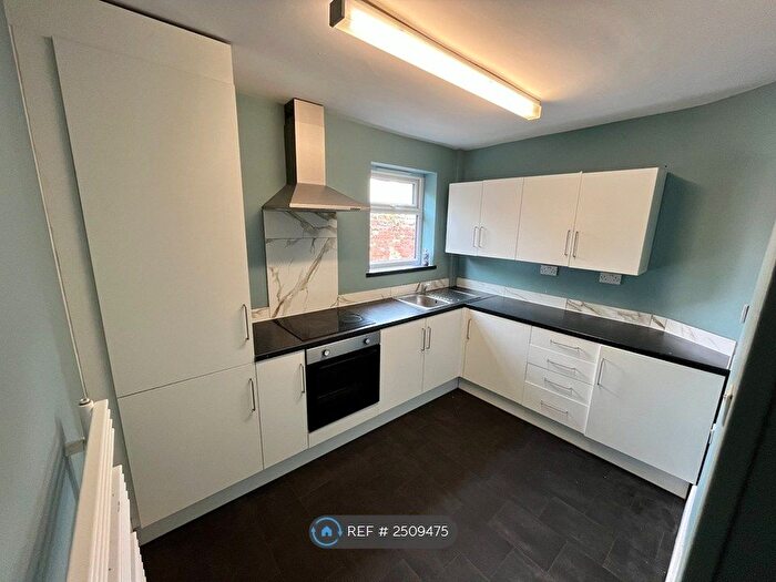 2 Bedroom End Of Terrace House To Rent In Peacock Avenue, Salford, M6