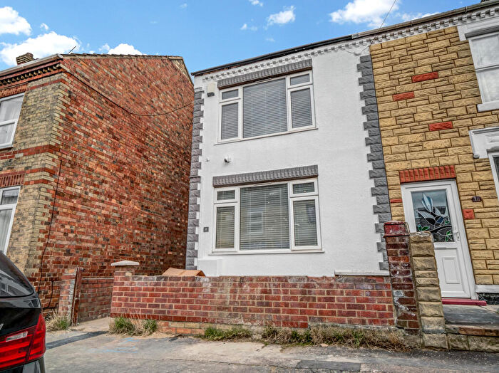 6 Bedroom House Of Multiple Occupation For Sale In Jubilee Street, Woodston, Peterborough, PE2