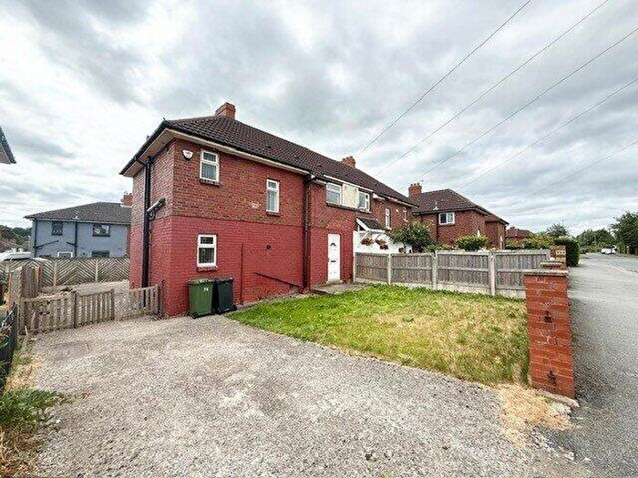 3 Bedroom House To Rent In Cardinal Road, Leeds, West Yorkshire, Uk, LS11