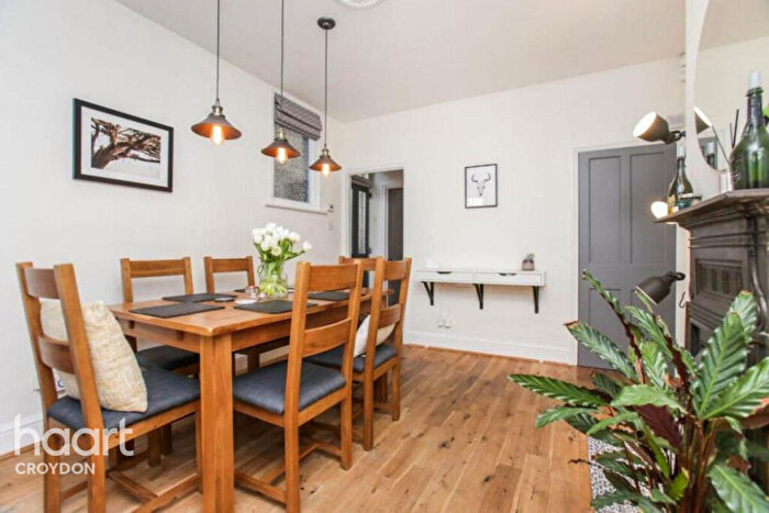 3 Bedroom Semi-Detached House To Rent In Churchill Road, South Croydon, CR2