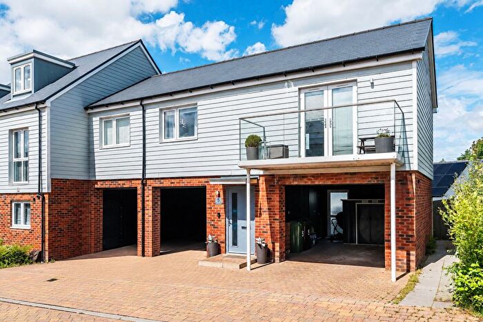 2 Bedroom Property For Sale In Coppice Close, Tunbridge Wells, TN2