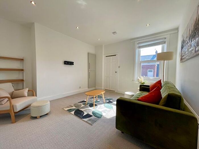 2 Bedroom Flat To Rent In Salters Road, Gosforth, Newcastle Upon Tyne, NE3